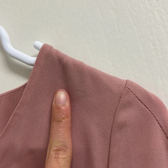 Aritzia Babaton Murphy Long Sleeve V-Neck Blouse  | Size XS Dusty Pink - Picture 5 of 7